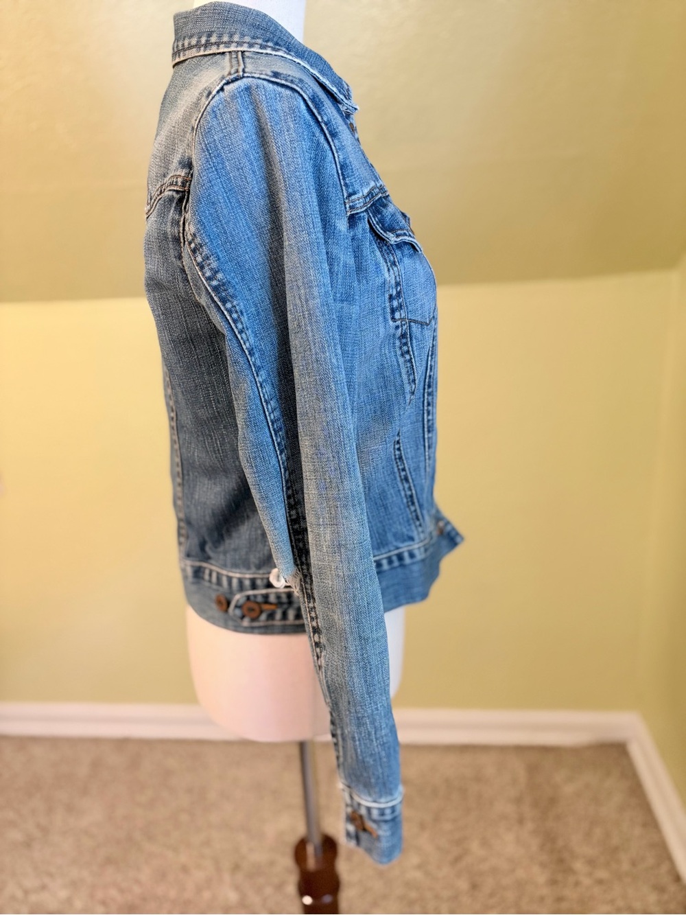 Vintage GAP Classic Denim Jean Jacket Trucker Distressed Medium Wash - Picture 6 of 7